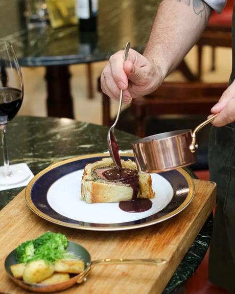 CALAF: el nuevo restaurante del Hotel Meliá Recoleta que combina sofisticación y sabor solomillo wellington
