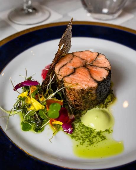 CALAF: el nuevo restaurante del Hotel Meliá Recoleta que combina sofisticación y sabor salmon