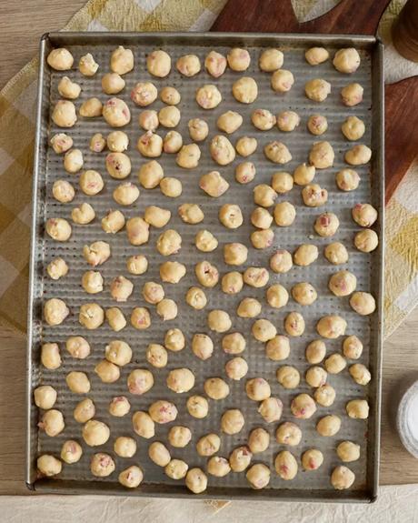 bizcochitos sobre la fuente