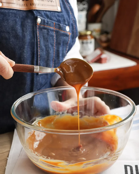 mezclar dulce de leche con huevo