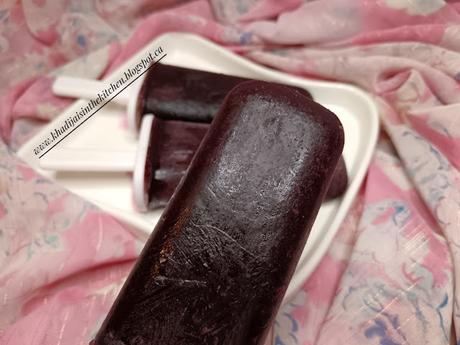Sucettes glacées aux bleuets et au thé Earl Grey / Blueberry Earl Grey Popsicles / Paletas de arándanos y té Earl Grey / مصاصات التوت الأزرق وشاي إيرل غراي المجمدة