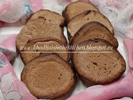 MINI PANCAKES AU CHOCOLAT / CHOCOLATE MINI PANCAKES / MINI PANQUEQUES CON CHOCOLATE / ميني بانكيك بالشوكولاته