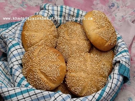 PAIN AUX GRAINES D’ANIS ET DE SÉSAME / ANISEED AND SESAME SEED BREAD / PAN CON SEMILLAS DE ANÍS Y SÉSAMO / خبز بذور النافع ( اليانسون) و السمسم