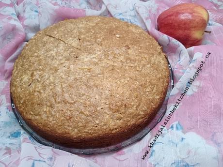 GÂTEAU AUX POMMES ET À LA NOIX DE COCO / APPLE COCONUT CAKE / BIZCOCHO DE MANZANA Y COCO / كعكة التفاح و جوز الهند GÂTEAU AUX POMMES ET À LA NOIX DE COCO / APPLE COCONUT CAKE / BIZCOCHO DE MANZANA Y COCO / كعكة التفاح و جوز الهند