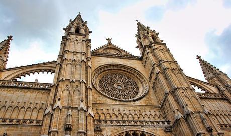 Guía práctica para moverse por Mallorca con movilidad reducida Catedral En Mallorca