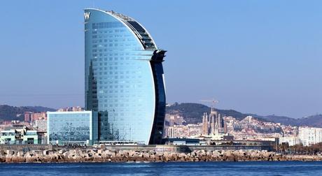 Los mejores hoteles con infinity pool en Barcelona para un verano de postureo Los mejores hoteles con infinity pool en Barcelona para un verano de postureo