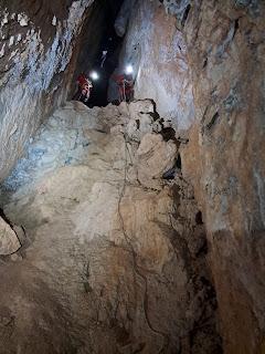 Avances de los trabajos espeleológicos en Santiago-Pontones (Jaén) Avances de los trabajos espeleológicos en Santiago-Pontones (Jaén)