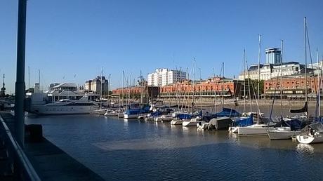 Recorriendo la ciudad de Buenos Aires: Puerto Madero. PMyachting1.jpg
