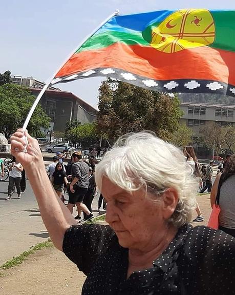 A cuatro años de la publicación original: el símbolo, el estallido y el exilio A cuatro años de la publicación original: el símbolo, el estallido y el exilio