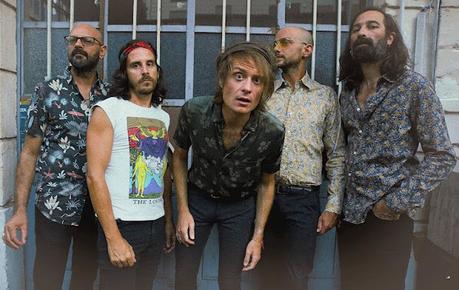 El grupo de indie rock MESSINESS presenta 'Fatally', un himno enérgico sobre las cadenas de la adicción (PARA FANS DE Blur, Space, Pulp, Elephant Stone, Of Montreal) El grupo de indie rock MESSINESS presenta 'Fatally', un himno enérgico sobre las cadenas de la adicción (PARA FANS DE Blur, Space, Pulp, Elephant Stone, Of Montreal)