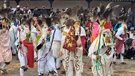 BOLIVIA: LA FESTIVIDAD DE LOS YARITUSES EN LAS MISIONES DE CHIQUITOS BOLIVIA: LA FESTIVIDAD DE LOS YARITUSES EN LAS MISIONES DE CHIQUITOS