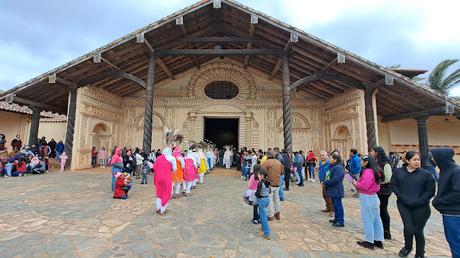 BOLIVIA: LA FESTIVIDAD DE LOS YARITUSES EN LAS MISIONES DE CHIQUITOS BOLIVIA: LA FESTIVIDAD DE LOS YARITUSES EN LAS MISIONES DE CHIQUITOS