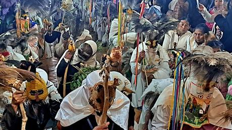 BOLIVIA: LA FESTIVIDAD DE LOS YARITUSES EN LAS MISIONES DE CHIQUITOS BOLIVIA: LA FESTIVIDAD DE LOS YARITUSES EN LAS MISIONES DE CHIQUITOS