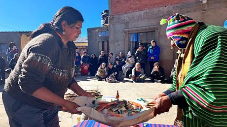 BOLIVIA : CELEBRACIÓN DEL AÑO NUEVO AYMARA EN TIWANAKU BOLIVIA : CELEBRACIÓN DEL AÑO NUEVO AYMARA EN TIWANAKU
