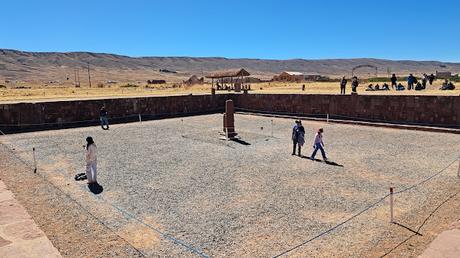 BOLIVIA : CELEBRACIÓN DEL AÑO NUEVO AYMARA EN TIWANAKU BOLIVIA : CELEBRACIÓN DEL AÑO NUEVO AYMARA EN TIWANAKU