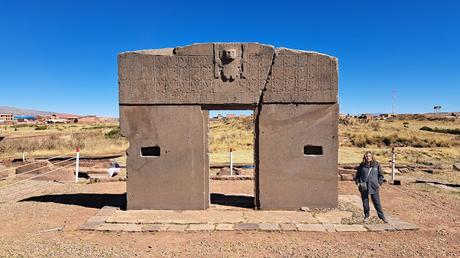 BOLIVIA : CELEBRACIÓN DEL AÑO NUEVO AYMARA EN TIWANAKU BOLIVIA : CELEBRACIÓN DEL AÑO NUEVO AYMARA EN TIWANAKU