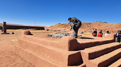 BOLIVIA : CELEBRACIÓN DEL AÑO NUEVO AYMARA EN TIWANAKU BOLIVIA : CELEBRACIÓN DEL AÑO NUEVO AYMARA EN TIWANAKU