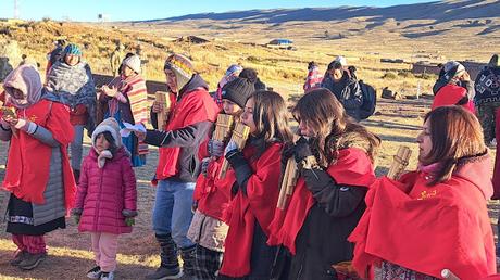 BOLIVIA : CELEBRACIÓN DEL AÑO NUEVO AYMARA EN TIWANAKU BOLIVIA : CELEBRACIÓN DEL AÑO NUEVO AYMARA EN TIWANAKU