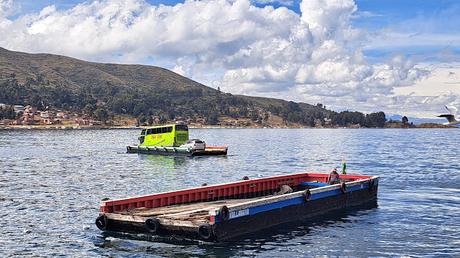 BOLIVIA : LAS ISLAS DEL SOL Y LA LUNA EN EL LAGO TITICACA BOLIVIA : LAS ISLAS DEL SOL Y LA LUNA EN EL LAGO TITICACA
