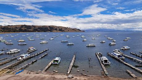 BOLIVIA : LAS ISLAS DEL SOL Y LA LUNA EN EL LAGO TITICACA BOLIVIA : LAS ISLAS DEL SOL Y LA LUNA EN EL LAGO TITICACA