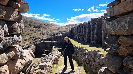 BOLIVIA : LAS ISLAS DEL SOL Y LA LUNA EN EL LAGO TITICACA BOLIVIA : LAS ISLAS DEL SOL Y LA LUNA EN EL LAGO TITICACA