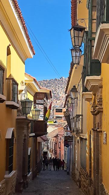 BOLIVIA: LA PAZ, LA CIUDAD SUMERGIDA EN UNA CALDERA BOLIVIA: LA PAZ, LA CIUDAD SUMERGIDA EN UNA CALDERA