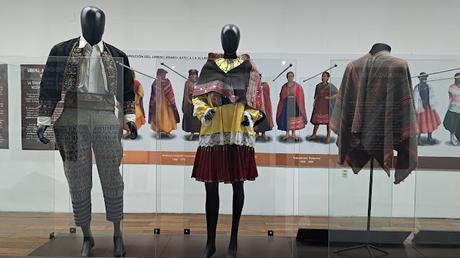 BOLIVIA: LA PAZ, LA CIUDAD SUMERGIDA EN UNA CALDERA BOLIVIA: LA PAZ, LA CIUDAD SUMERGIDA EN UNA CALDERA