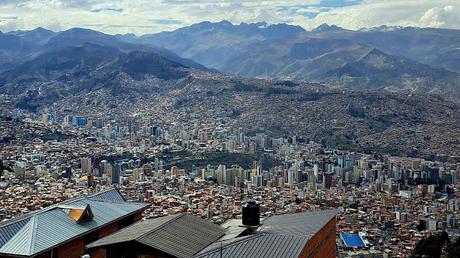 BOLIVIA: LA PAZ, LA CIUDAD SUMERGIDA EN UNA CALDERA