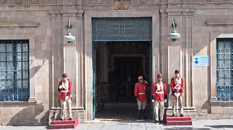 BOLIVIA: LA PAZ, LA CIUDAD SUMERGIDA EN UNA CALDERA BOLIVIA: LA PAZ, LA CIUDAD SUMERGIDA EN UNA CALDERA