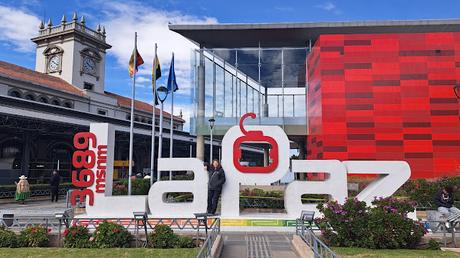 BOLIVIA: LA PAZ, LA CIUDAD SUMERGIDA EN UNA CALDERA BOLIVIA: LA PAZ, LA CIUDAD SUMERGIDA EN UNA CALDERA