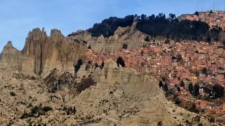 BOLIVIA: LA PAZ, LA CIUDAD SUMERGIDA EN UNA CALDERA BOLIVIA: LA PAZ, LA CIUDAD SUMERGIDA EN UNA CALDERA