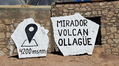 BOLIVIA : EL P. N. EDUARDO AVAROA Y EL VOLCÁN SOL DE MAÑANA BOLIVIA : EL P. N. EDUARDO AVAROA Y EL VOLCÁN SOL DE MAÑANA