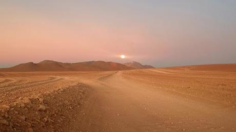 BOLIVIA : EL P. N. EDUARDO AVAROA Y EL VOLCÁN SOL DE MAÑANA BOLIVIA : EL P. N. EDUARDO AVAROA Y EL VOLCÁN SOL DE MAÑANA