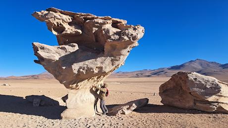 BOLIVIA : EL P. N. EDUARDO AVAROA Y EL VOLCÁN SOL DE MAÑANA BOLIVIA : EL P. N. EDUARDO AVAROA Y EL VOLCÁN SOL DE MAÑANA