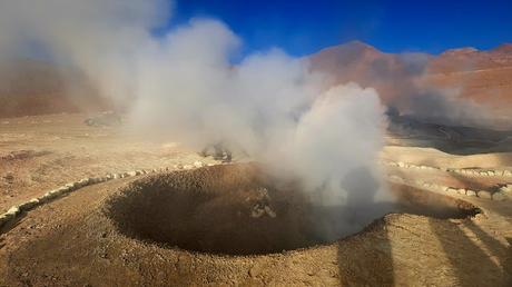 BOLIVIA : EL P. N. EDUARDO AVAROA Y EL VOLCÁN SOL DE MAÑANA BOLIVIA : EL P. N. EDUARDO AVAROA Y EL VOLCÁN SOL DE MAÑANA