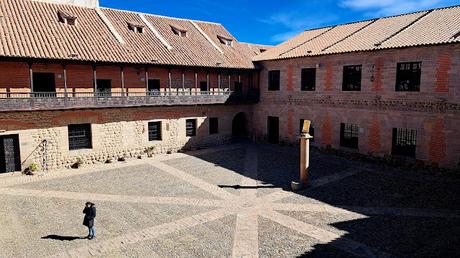 BOLIVIA : POTOSÍ, LA CIUDAD MINERA BOLIVIA : POTOSÍ, LA CIUDAD MINERA