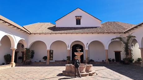 BOLIVIA : LA CIUDAD BLANCA DE SUCRE BOLIVIA : LA CIUDAD BLANCA DE SUCRE