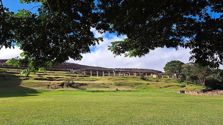 BOLIVIA: EL FUERTE DE SAMAIPATA BOLIVIA: EL FUERTE DE SAMAIPATA