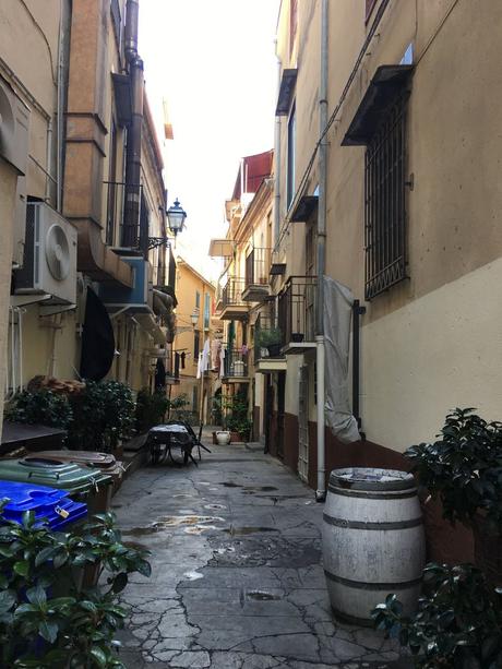 Recorriendo las calles de Monreale, en Palermo. IMG_3392.JPG