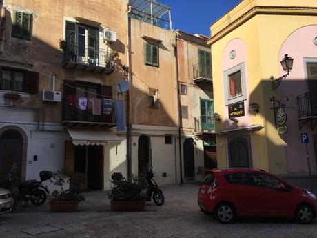 Recorriendo las calles de Monreale, en Palermo. IMG_3397.JPG