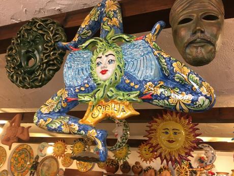 Recorriendo las calles de Monreale, en Palermo. IMG_3382.JPG