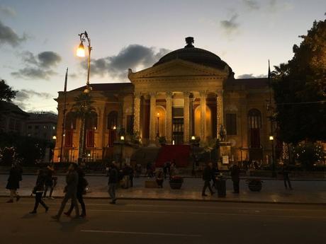 Visitando el Teatro Massimo de Palermo, el mayor de Italia. IMG_3465.JPG