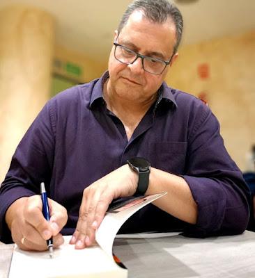 GOMES Y CÍA EN EL COLOQUIO DE LOS PERROS GOMES Y CÍA EN EL COLOQUIO DE LOS PERROS