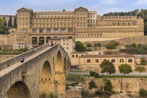 Del 18 al 21 de abril. Viaje de grupo: Macizo de Montserrat. Barcelona. Del 18 al 21 de abril. Viaje de grupo: Macizo de Montserrat. Barcelona.