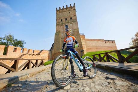 Llega Red Bull Castle Ride, la competencia mundila única que integra Downhill y Slopestyle en un patrimonio histórico Llega Red Bull Castle Ride, la competencia mundila única que integra Downhill y Slopestyle en un patrimonio histórico
