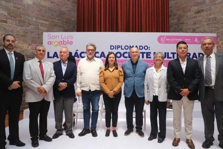 Gobiernos Federal y de la Capital impulsan diplomado para fortalecer la práctica docente