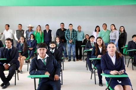 Ricardo Gallardo fortalece sin límites la educación de calidad