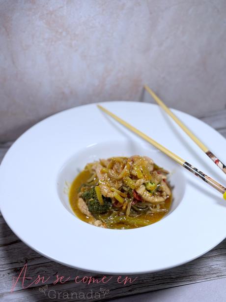 Chop suey de pollo y pavo