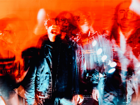 A Place To Bury Strangers: ruido triturado en canciones