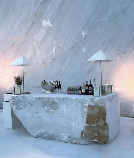 Una cena tallada en mármol: Kith x Armani en Carrara